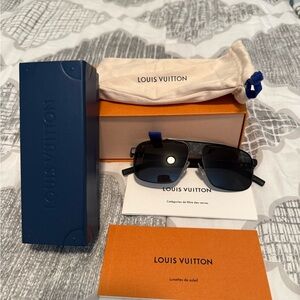 Louis Vuitton Black Monogram Aviator Sunnies